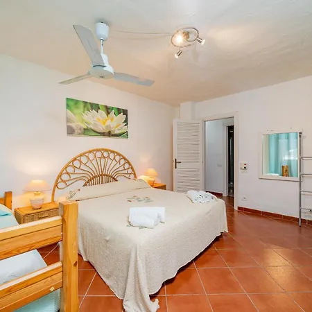 Casa Leda Near Quinta Spiaggia Vakantiehuis Golfo Aranci